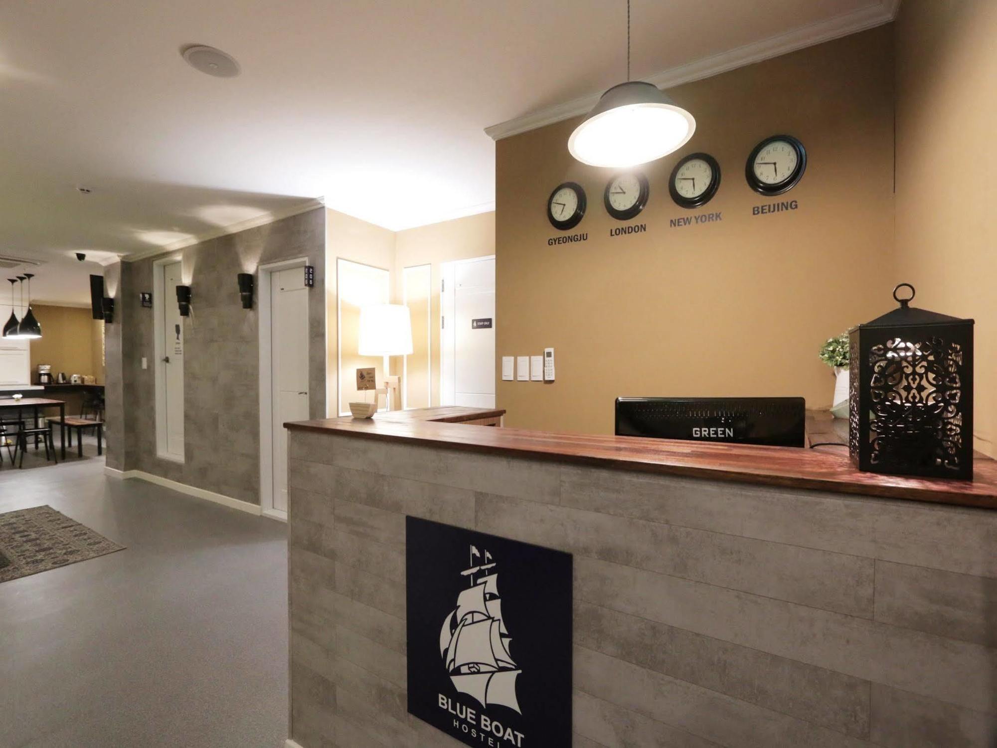 Blueboat Hostel Гиеонгджу Екстериор снимка