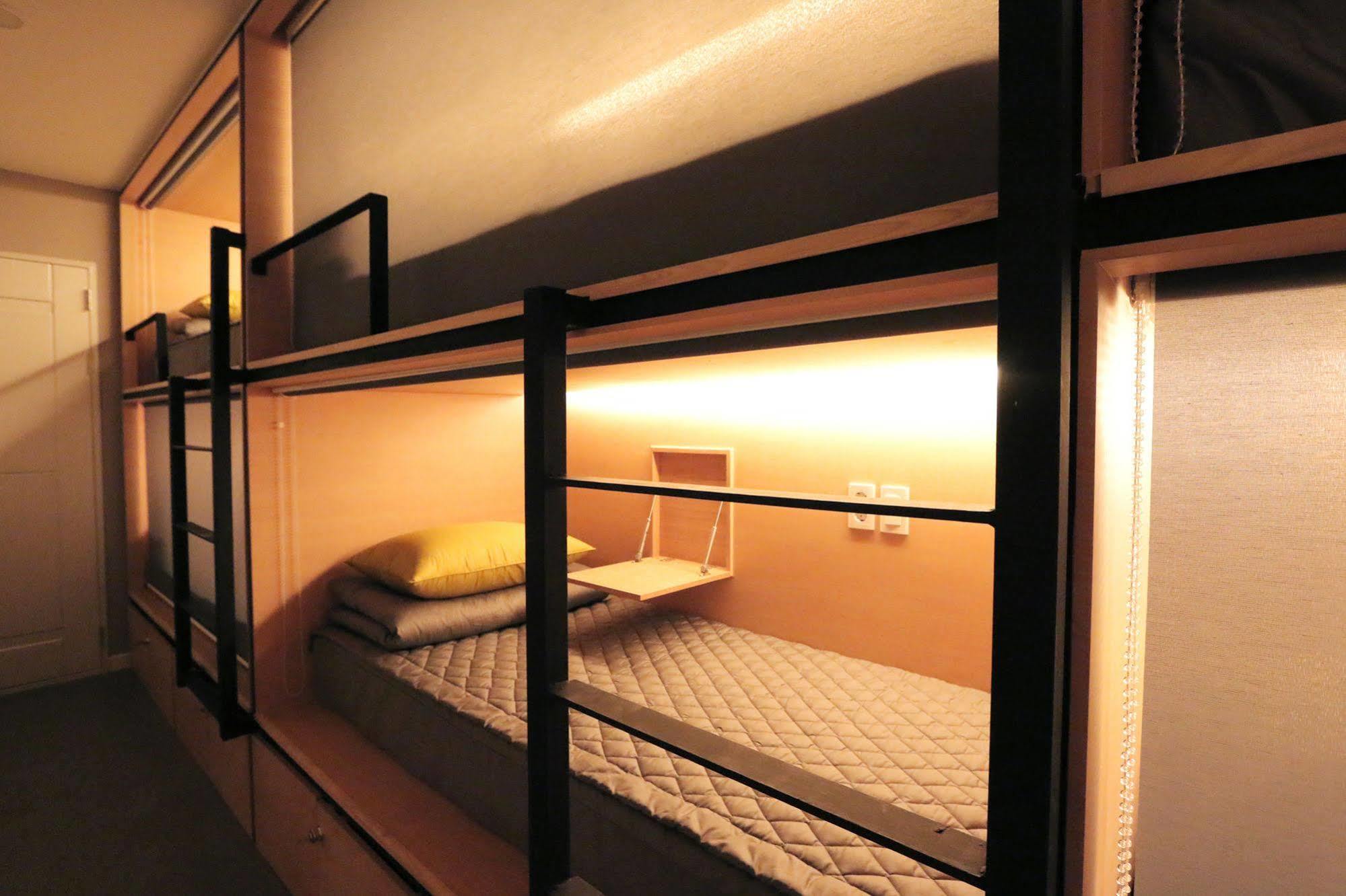 Blueboat Hostel Гиеонгджу Екстериор снимка