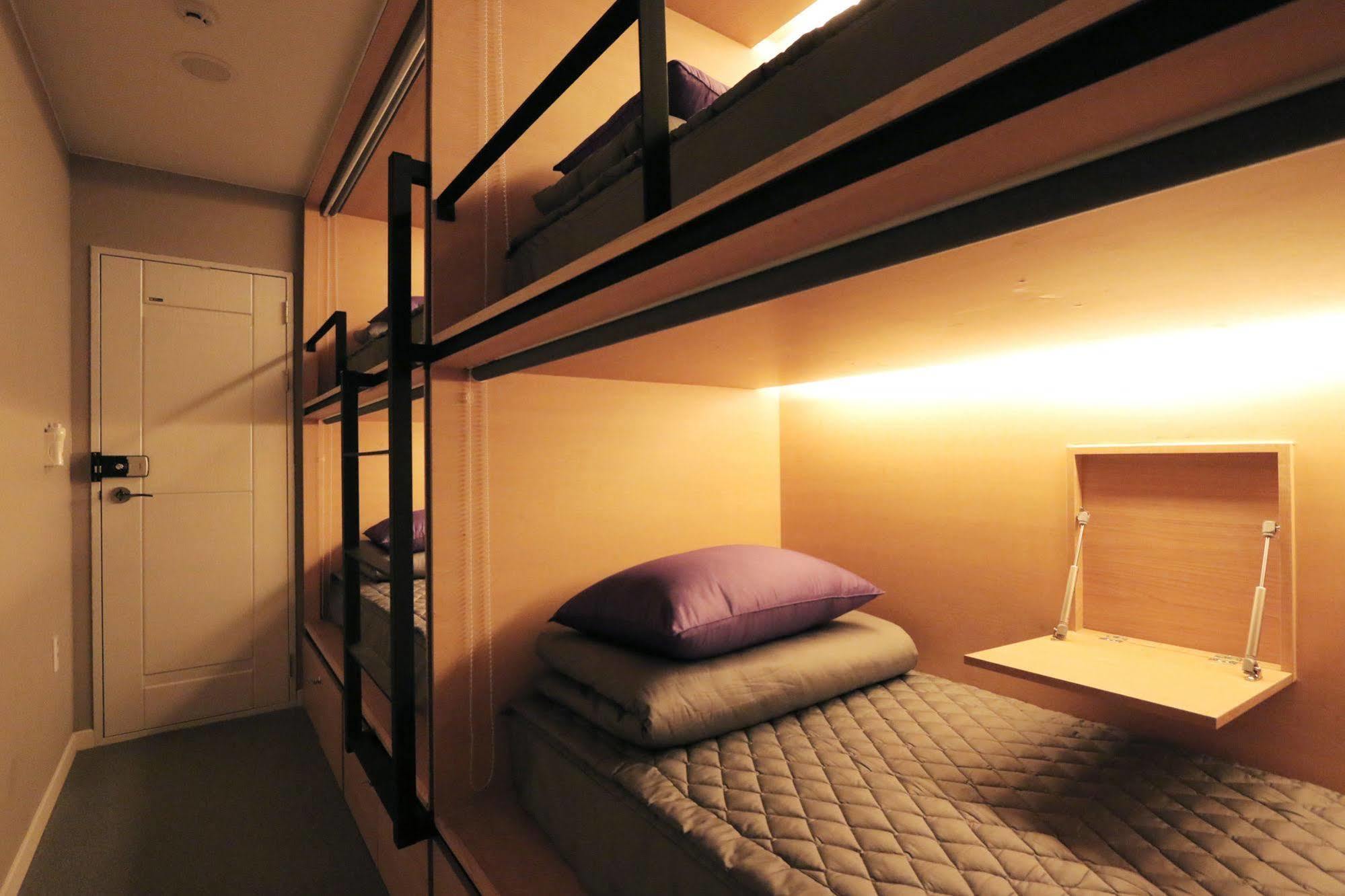 Blueboat Hostel Гиеонгджу Екстериор снимка