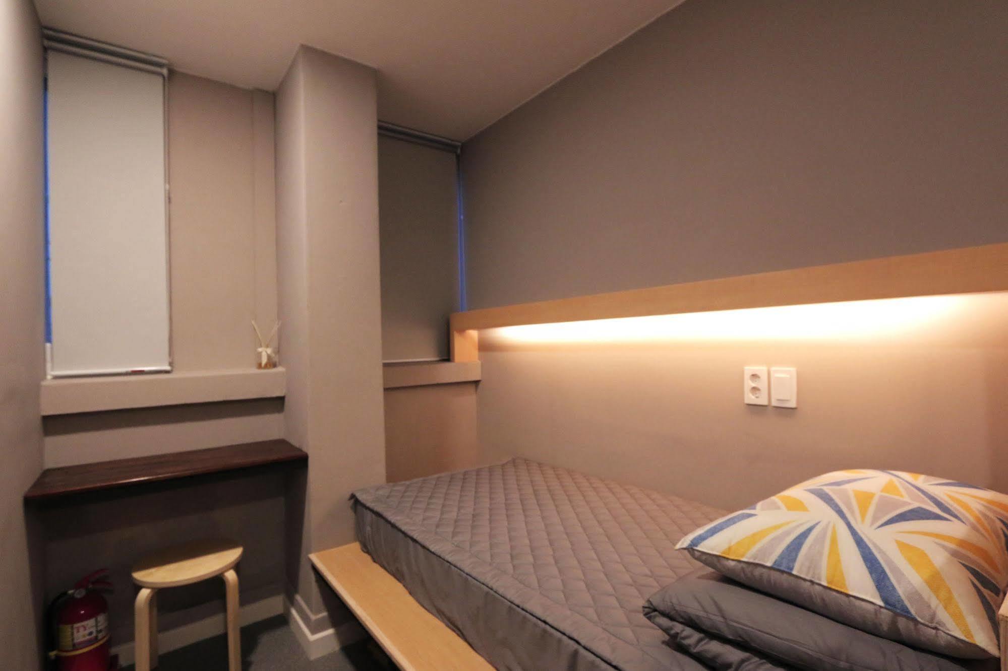 Blueboat Hostel Гиеонгджу Екстериор снимка