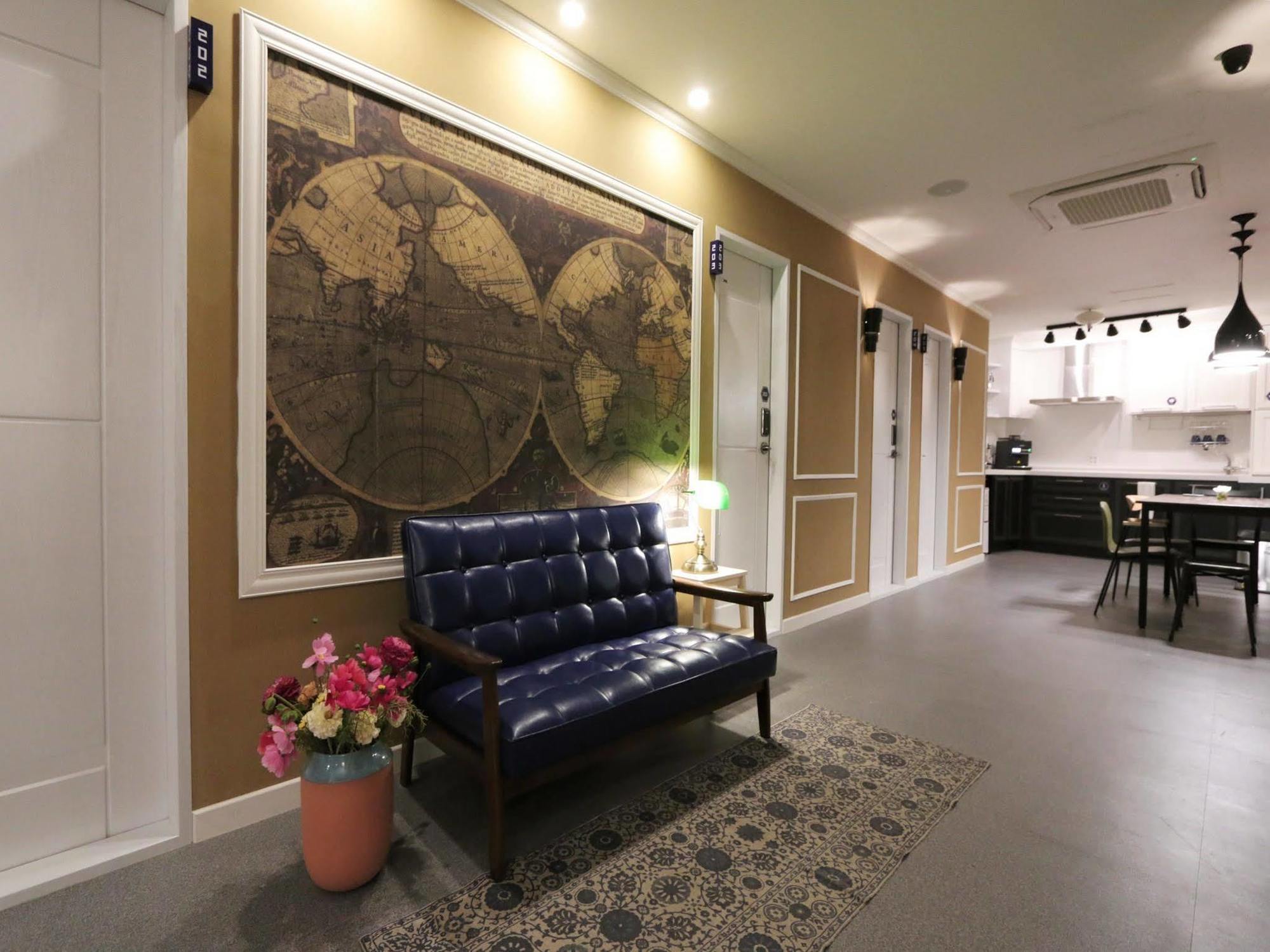 Blueboat Hostel Гиеонгджу Екстериор снимка