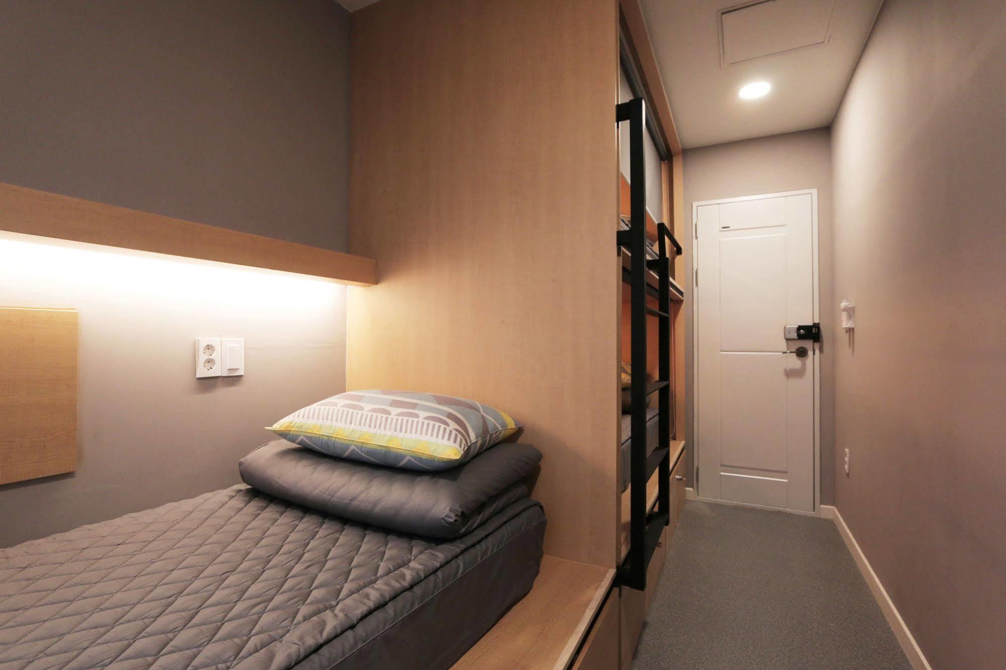 Blueboat Hostel Гиеонгджу Екстериор снимка