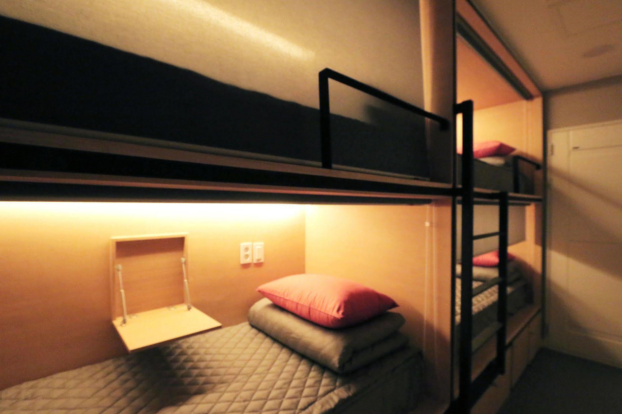 Blueboat Hostel Гиеонгджу Екстериор снимка