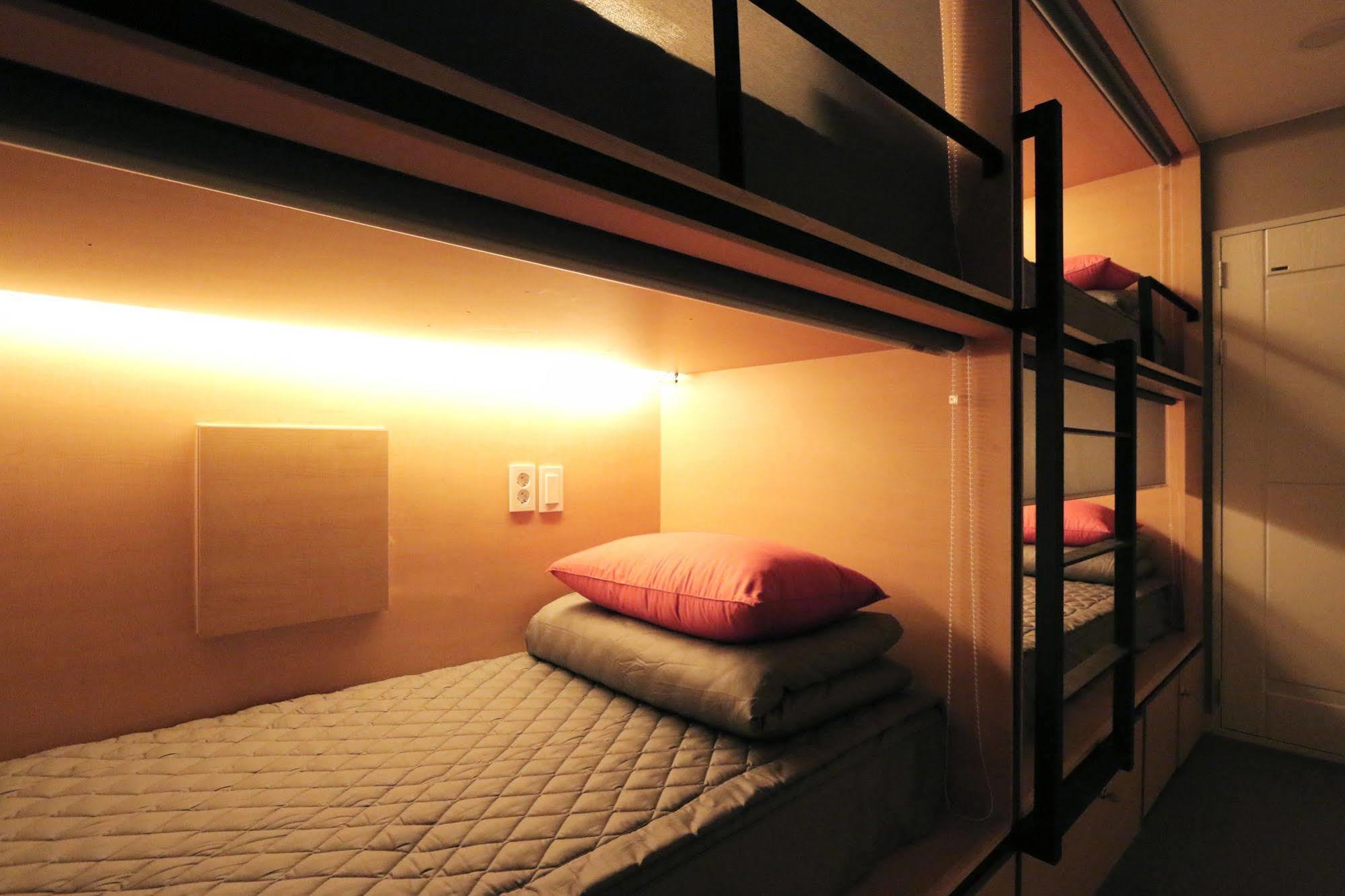 Blueboat Hostel Гиеонгджу Екстериор снимка