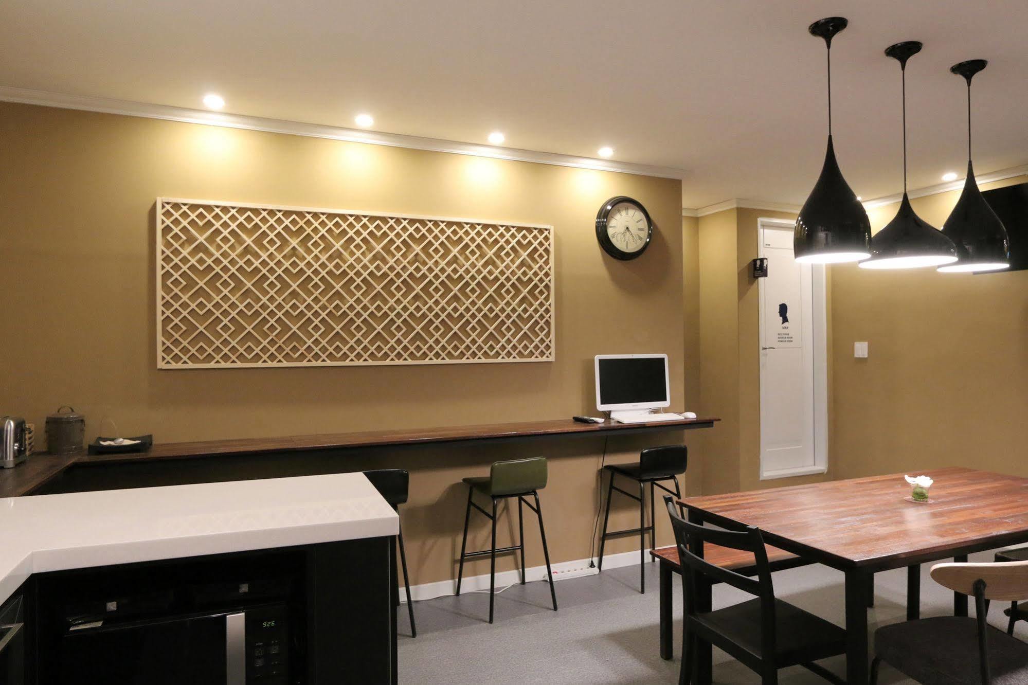Blueboat Hostel Гиеонгджу Екстериор снимка